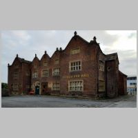 Hough End Hall, photo by Peter McDermott on Wikipedia.jpg